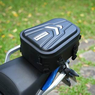 WILD HEART摩托车硬壳多功能通用防水后座尾包机车骑士双肩包