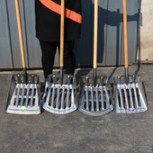 锰钢农用玉米铁锹家用晾晒粮食铲新款 镂空花生筛土锹加厚雪铲饲料