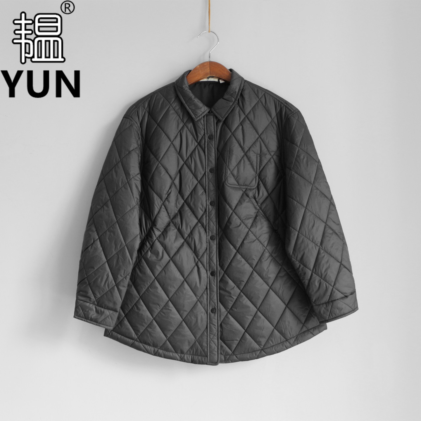 YUN韫2025冬季女装翻领菱格压线阔型夹棉衬衫轻便型外套 5978兜兜