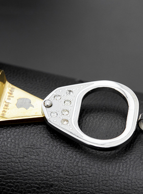 易拉罐拉环镶钻可活动钛钢项坠