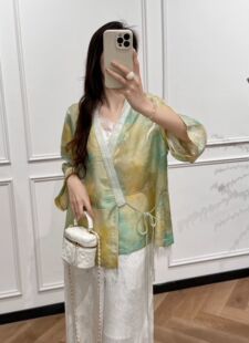 新中式2026V领茶服式钉珠薄款外套拼接蕾丝宽松上衣