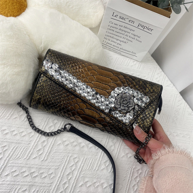 手拿包镶钻花朵跨境新款鳄鱼纹斜挎包外贸欧美气质女士斜挎链条包,箱包皮具/热销女包/男包,单肩包,淘宝优惠券,粉丝福利购,淘宝优惠卷
