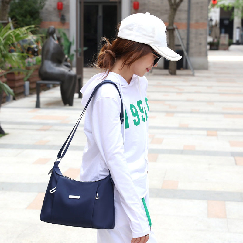 饺子包女包2024新款尼龙防水单肩包韩版日系简约纯色大容量斜挎包,箱包皮具/热销女包/男包,单肩包,淘宝优惠券,粉丝福利购,淘宝优惠卷