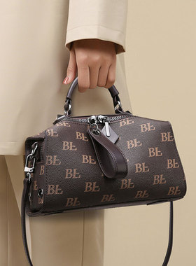 包包女百搭斜挎包高级感女士单肩包精致大容量手提枕头包时尚女包