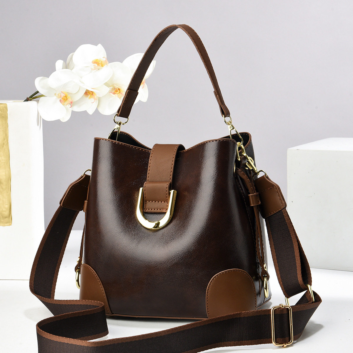 夏季新款潮简约时尚大气斜挎单肩包厂家外贸手提包大容量女士2025