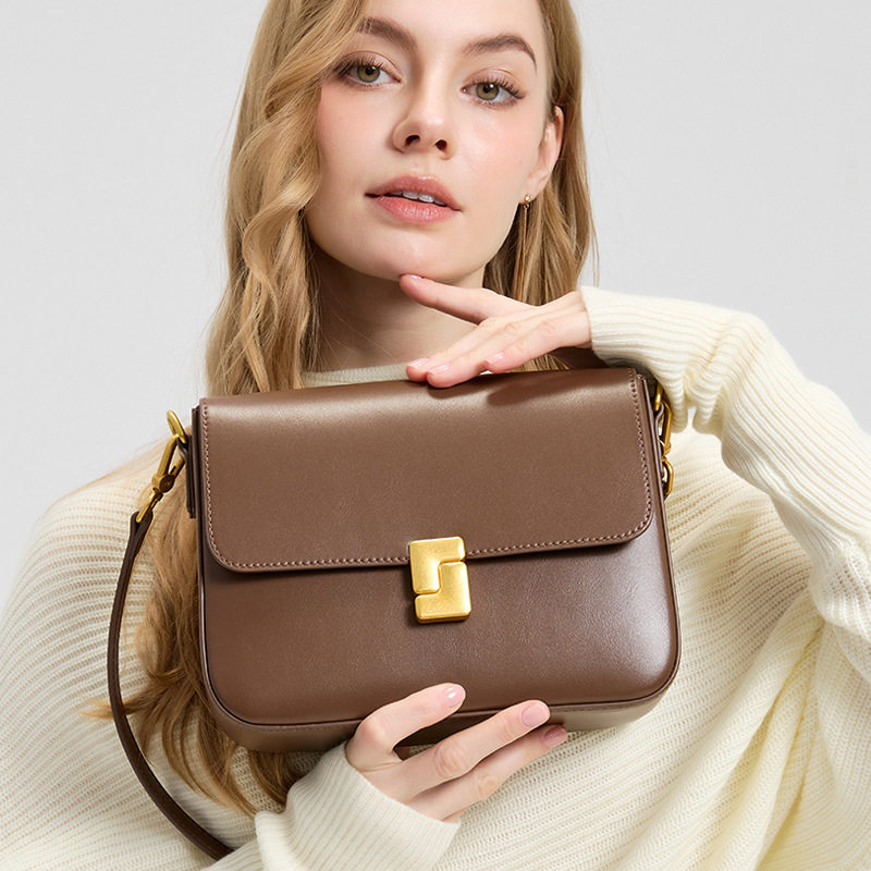高级感小众设计包包女2025新款真皮女包复古时尚通勤单肩包斜挎包,箱包皮具/热销女包/男包,单肩包,淘宝优惠券,粉丝福利购,淘宝优惠卷