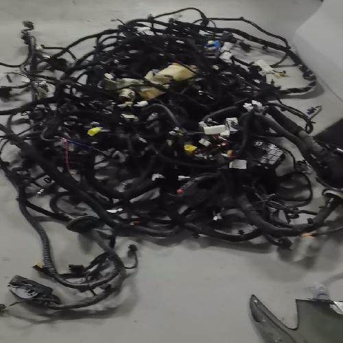 奇瑞艾瑞泽8汽车拆车全车底板发动机前杠电瓶线束配件