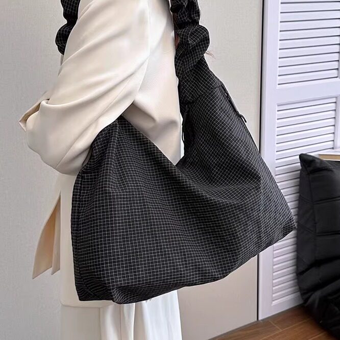 大容量慵懒风斜挎包高级感新款日系单肩包大学生通勤百搭邮差包女