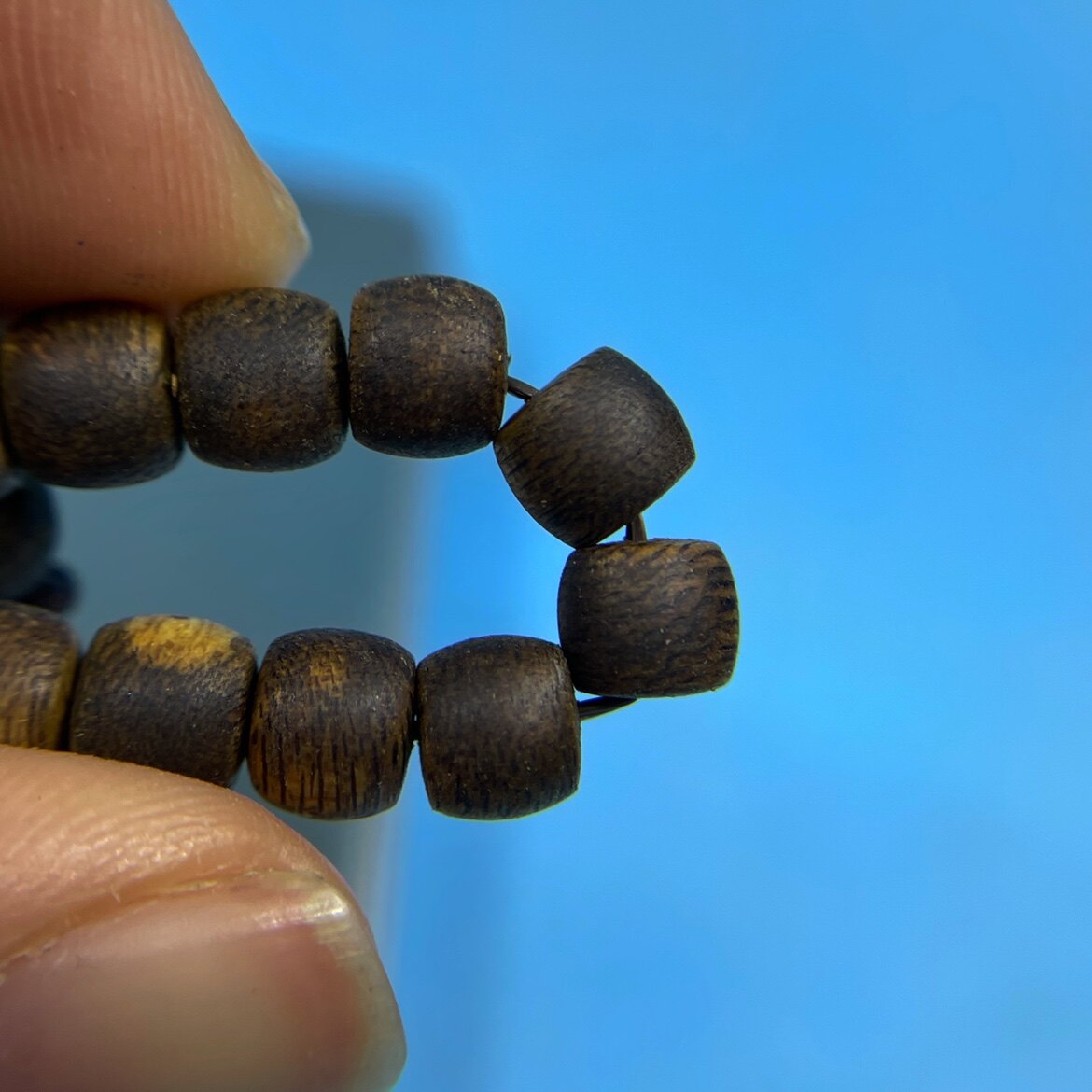 99포인트 선하이난 바이치난 침향 드럼 비즈 6MM 108개 무게 13.4G 상쾌한 꿀과 달콤한 꽃향기가 가득합니다