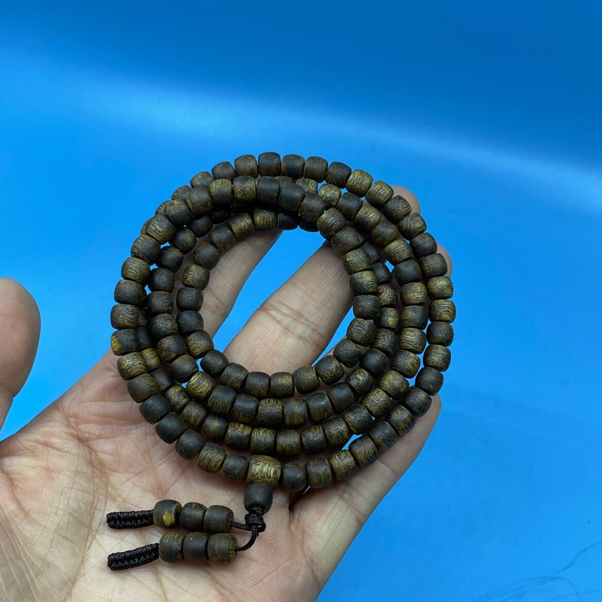 99포인트 선하이난 바이치난 침향 드럼 비즈 6MM 108개 무게 13.4G 상쾌한 꿀과 달콤한 꽃향기가 가득합니다