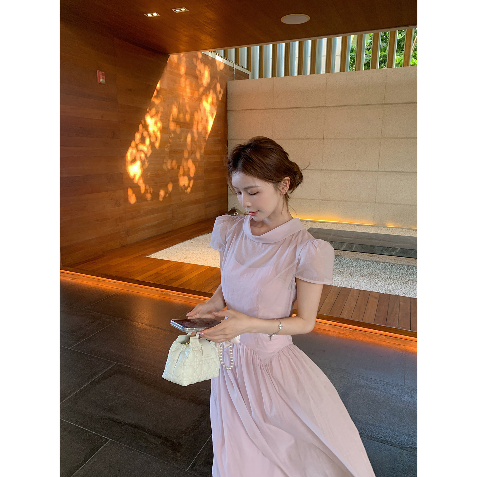 Rian trea雨婷 法式温柔风圆领收腰泡泡袖连衣裙女夏显瘦吊带长裙