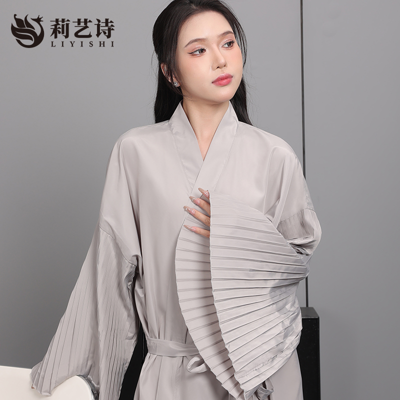 网红王里发围布同款理发店