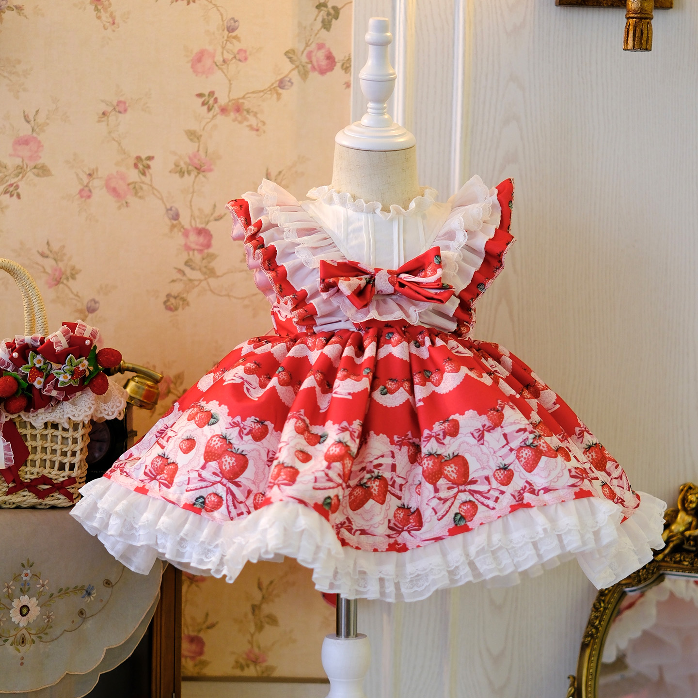 草莓塔女童洛丽塔连衣裙