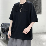 黑色
