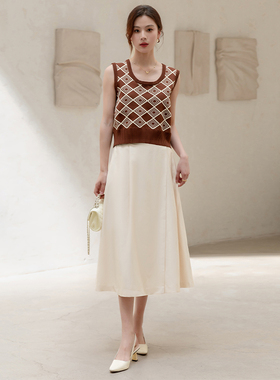 Met Endi复古咖色菱格U领针织背心女春秋时髦百搭马甲可叠穿衬衫