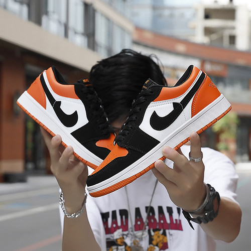 黑白勾勾熊猫板鞋女款透气显瘦