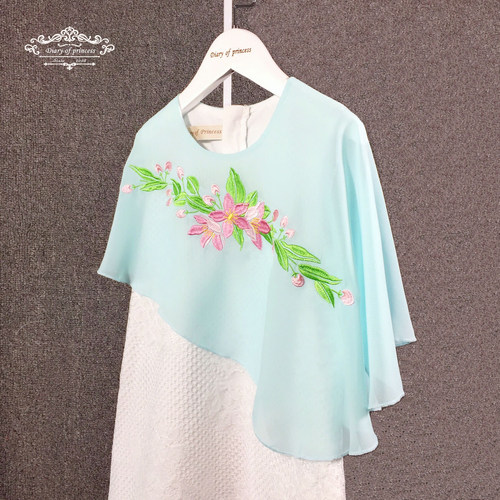 蕾丝不对称斗篷披肩绣花连衣裙