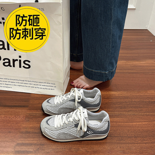 2026新款轻便钢头劳保鞋女款夏季透气软底久站不累超轻防砸钢包头