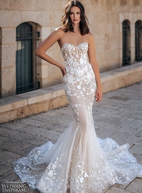 新款抹胸蕾丝带披肩时尚欧美修身鱼尾长拖尾新娘户外酒店主婚纱