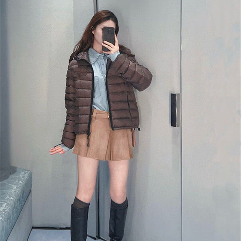 南油高定2025冬季短款连帽羽绒服女轻薄百搭显瘦面包服棕色外套潮