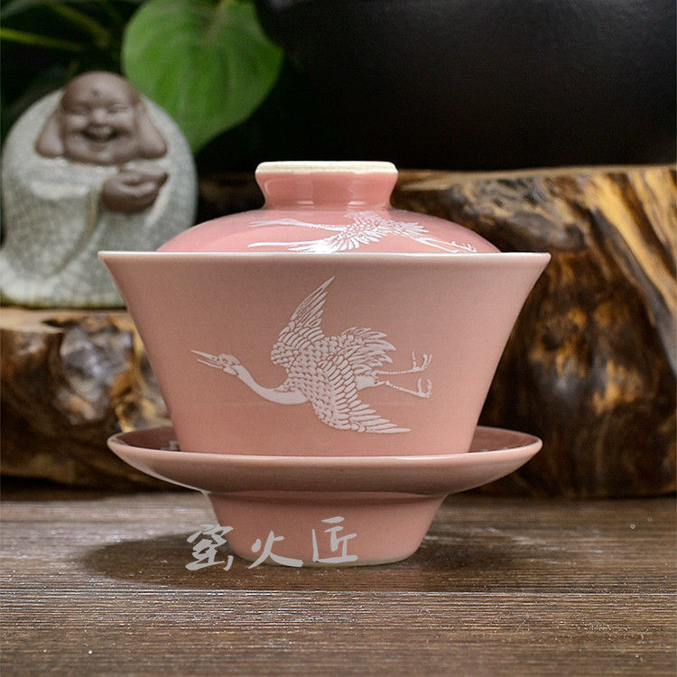 景德镇瓷八十年代建国瓷厂桃红天蓝颜色釉飞鹤堆雕三才盖碗敬茶碗