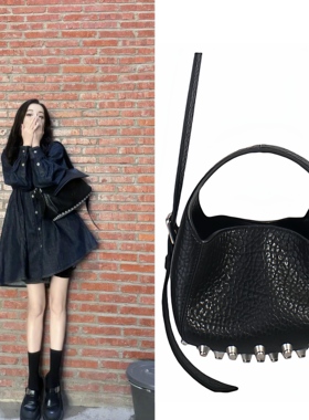 迪丽热巴同款底部铆钉机车女包真皮包手包手提单肩斜挎黑色牛皮包