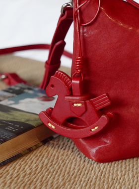 葱木 好运手缝小马包包挂件 红色皮质手工植鞣牛皮小马挂件高级感