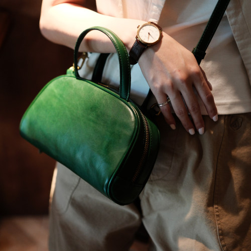 葱木少年感穿搭植鞣皮保龄球包