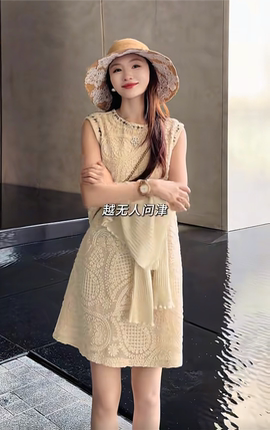 2026夏季新款法式小香风重工设计感洋气时尚钩花蕾丝气质女连衣裙