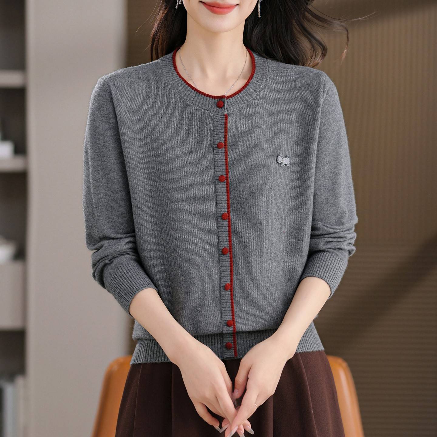 撞色边圆领针织衫女士红色毛衣秋冬2025新款打底衫高级感长袖上衣