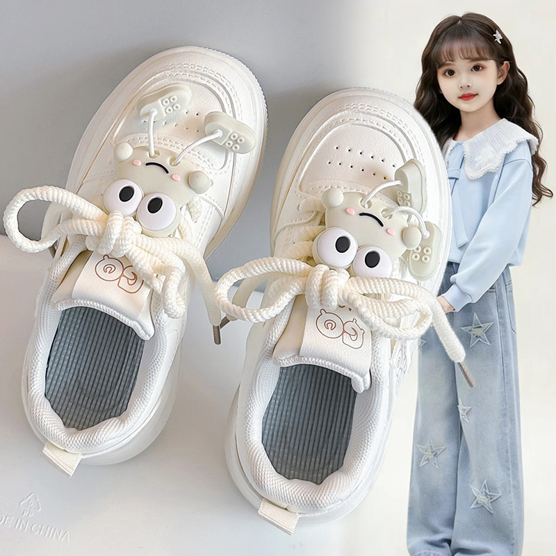 女童厚底小白鞋女2026秋季新款板鞋休闲百搭卡通学生面包鞋运动鞋