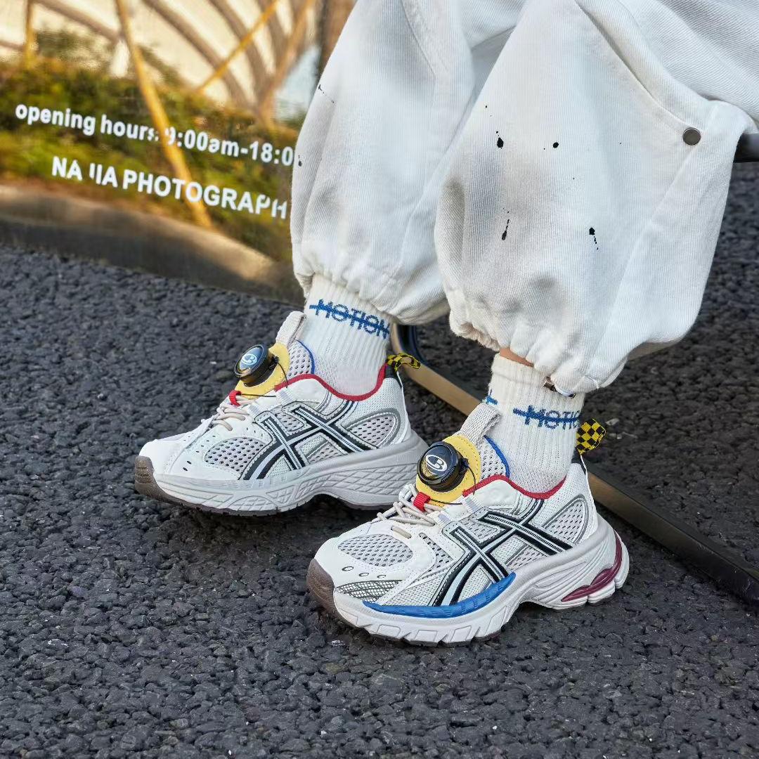 儿童运动鞋2025秋季新款纽扣网面透气男童鞋子女童防滑软底休闲鞋