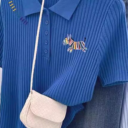 克莱因蓝色胖mm正肩短袖针织衫夏洋气减龄时尚polo领大码上衣女装