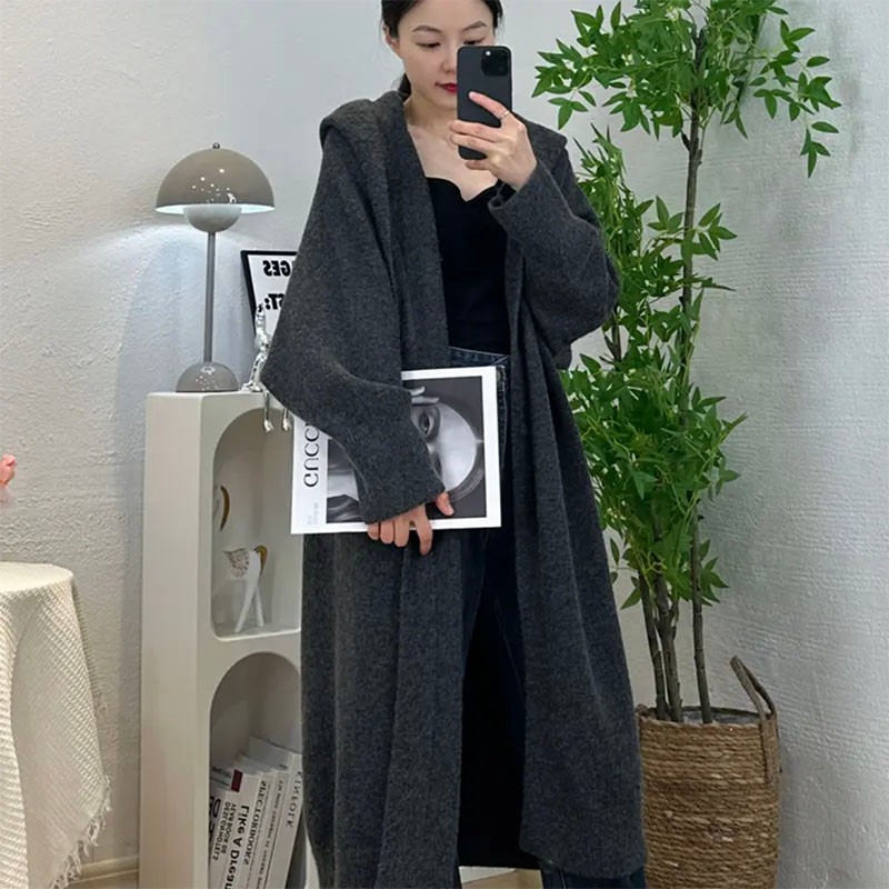 美拉德穿搭秋冬高级感长款连帽带扣针织开衫宽松慵懒女厚外套大衣