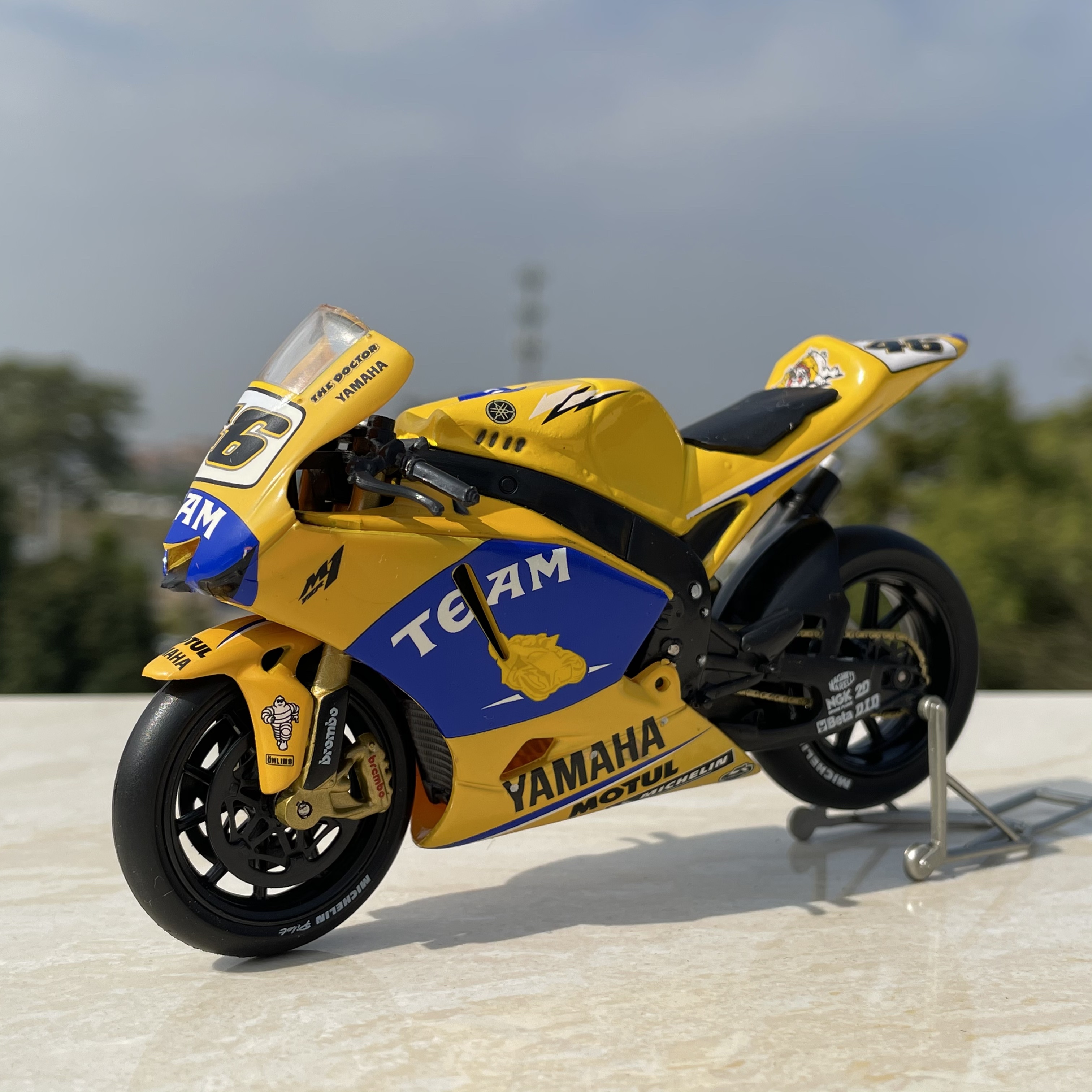 1:18雅马哈M1 moto gp赛车 46号罗西 仿真摩托车模型收藏摆件