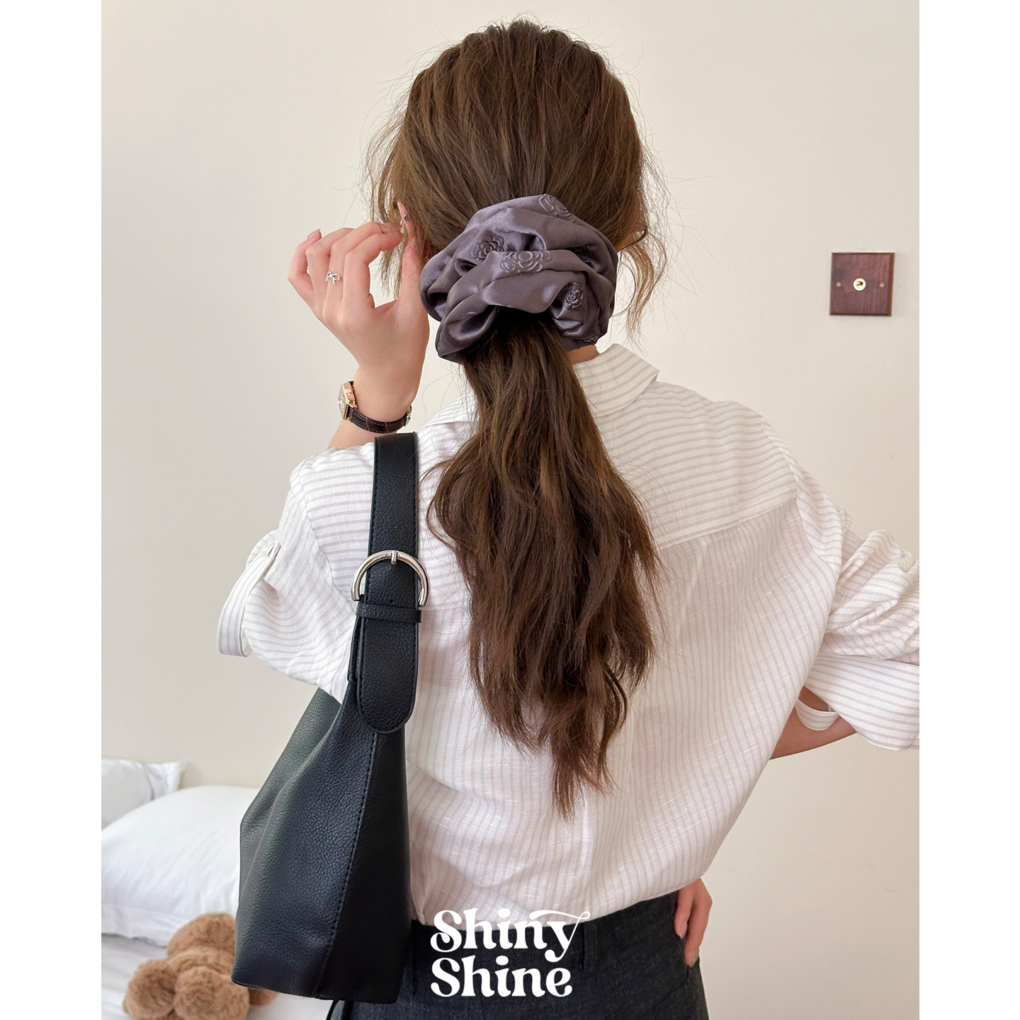 小香风山茶花浮雕缎面发圈韩系方巾大肠发圈女高级感扎马尾头绳