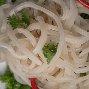 新鲜猪皮丝去油去毛冷冻猪皮丝生鲜猪皮丝皮冻用家用商用