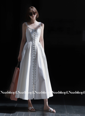 NeedShop12023夏季新款白色不对称绑带设计师款长款吊带连衣裙