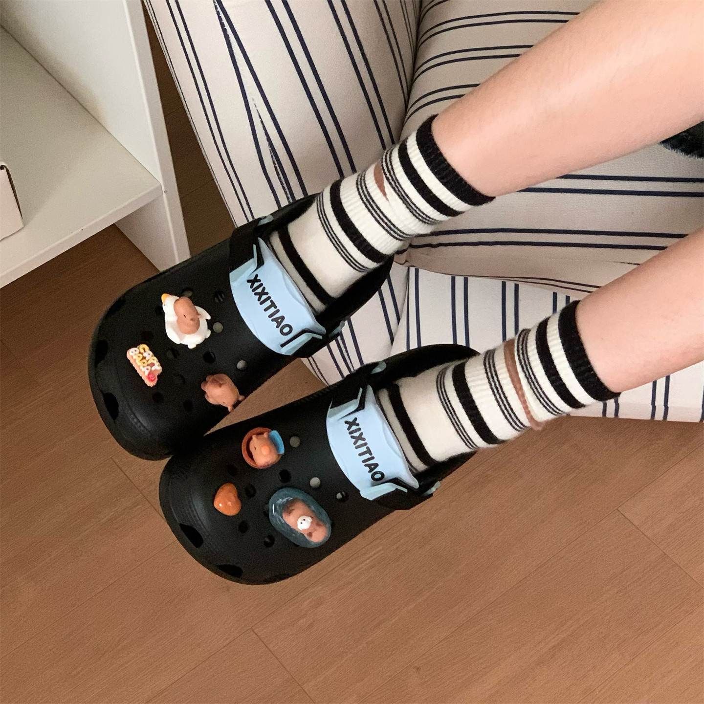 细细条卡皮巴拉水豚洞洞鞋男女