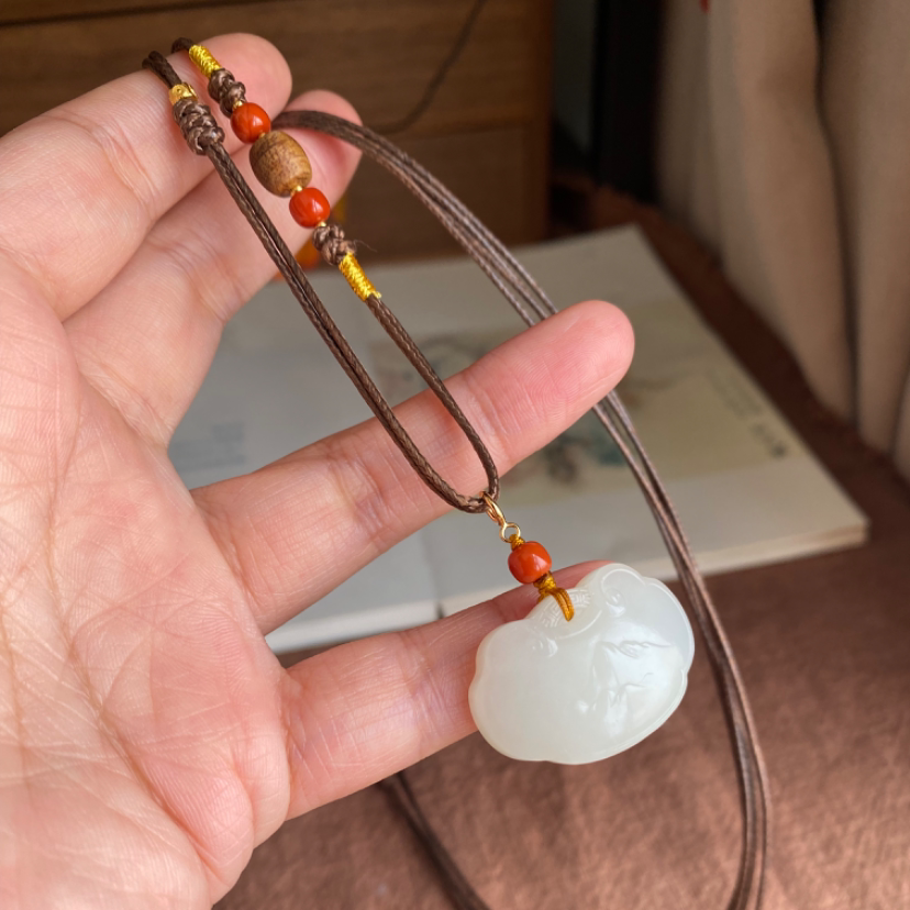 天然和田玉吊坠俄料白玉如意锁吊坠毛衣链新中式国风珠宝项链