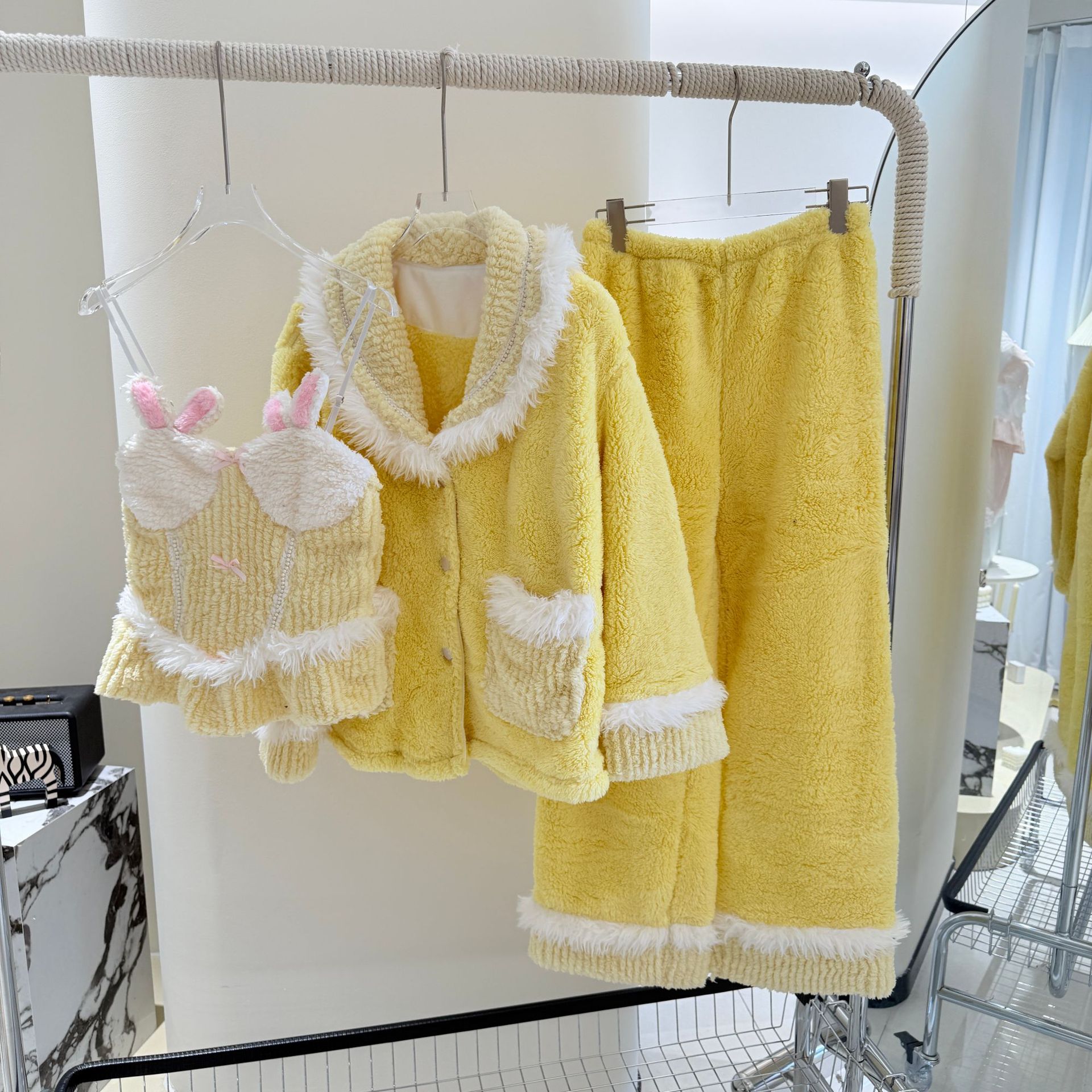 新款法兰绒绒睡衣女士冬季珊瑚加厚开衫家居服两件套装秋天可外穿