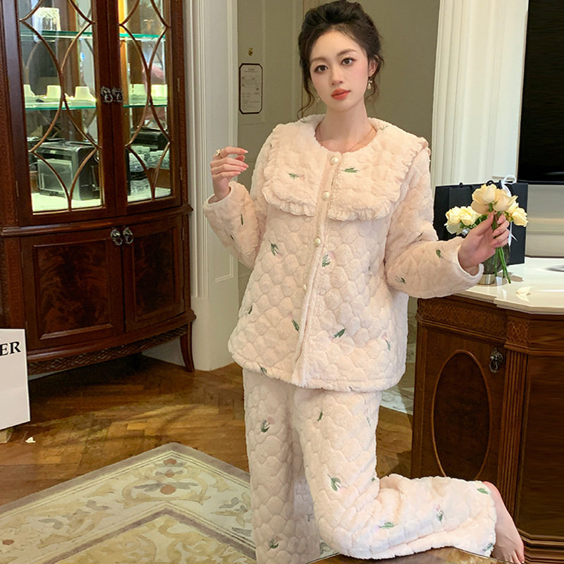 冬季新款睡衣甜美居家风娃娃领简约纽扣夹棉套装可爱保暖可外穿