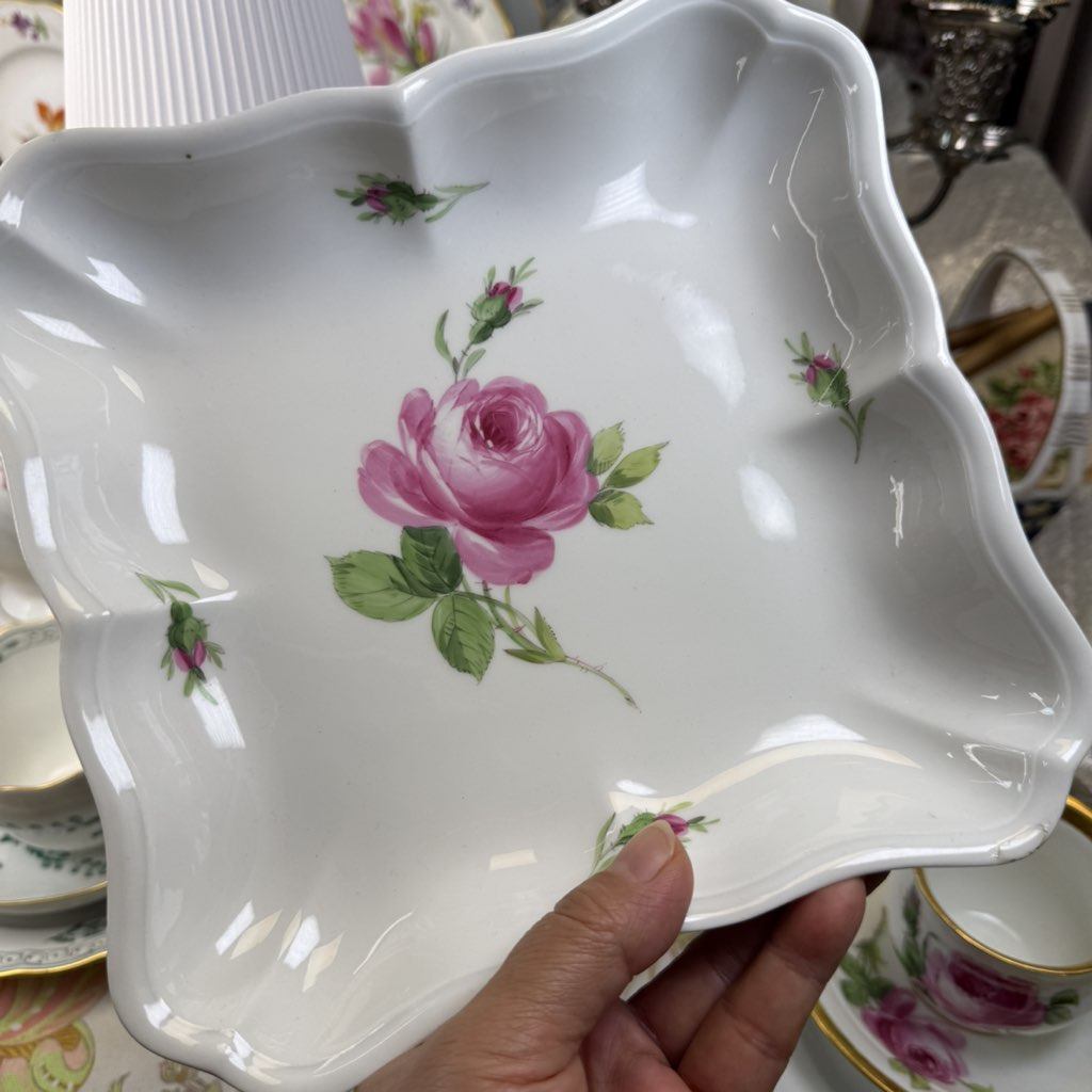 瑕疵特价Meissen剑柄期粉玫瑰二等方盘 边缘掉瓷,饰品/流行首饰/时尚饰品新,银饰项链,淘宝优惠券,粉丝福利购,淘宝优惠卷