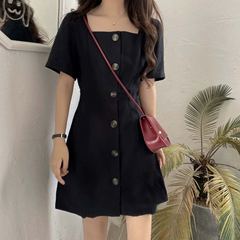 Spring and summer new Korean version slim waist square collar short sleeve small black dress versatile simple foreign style dress women's fashion