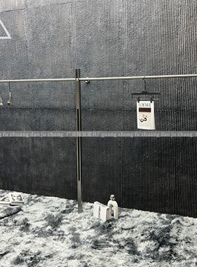服装店展示架不锈钢简约上墙落地架买手店陈列架壁挂侧挂架抗指纹