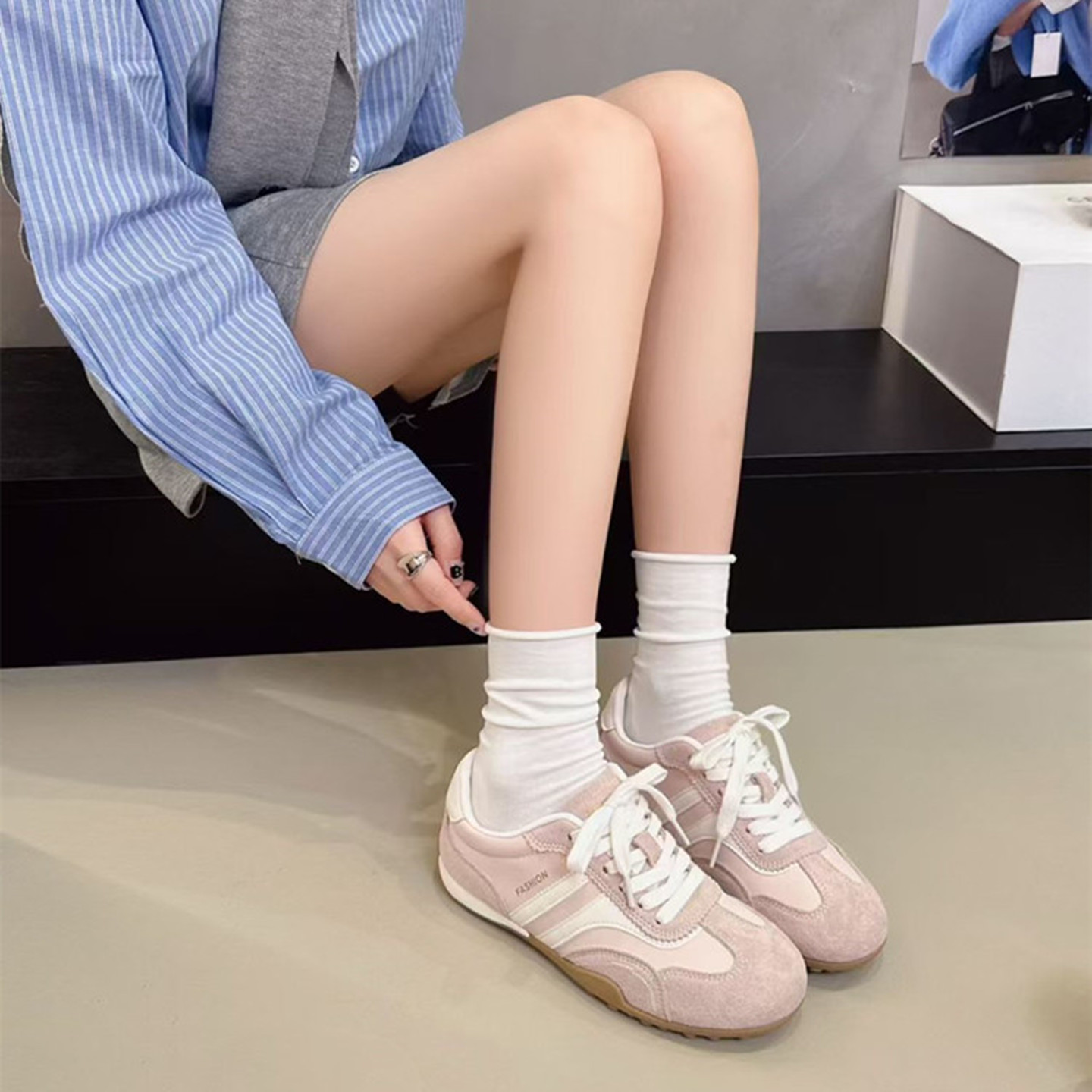 阿甘德训鞋女2026新款秋冬季拼色复古简约百搭休闲平底运动板鞋子