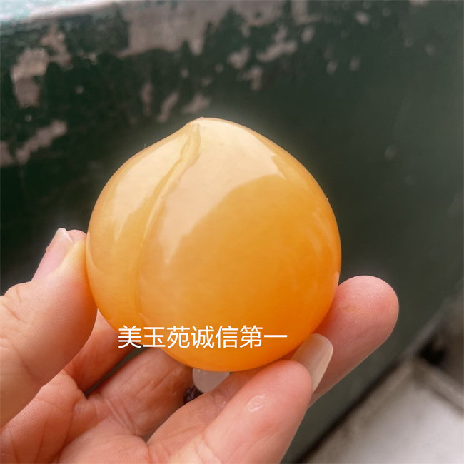 油润天然米黄玉精雕立体雕刻寿桃把玩件小摆件手把件礼物精品玉石图片