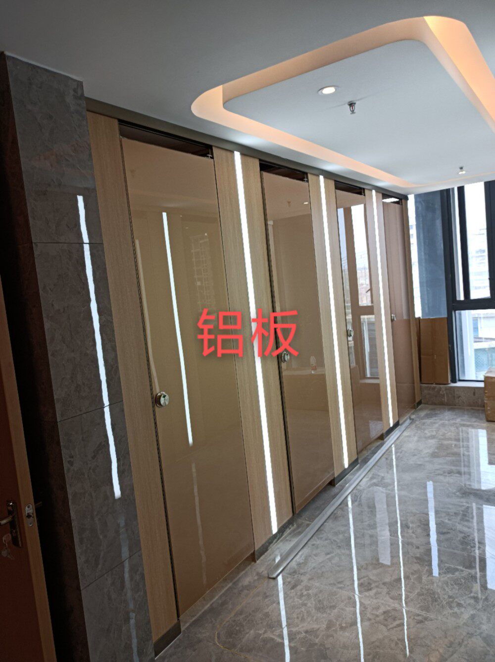 PVC蜂窝板卫生间隔断淋浴间隔墙板防水防火定制汤泉学校洗浴环保