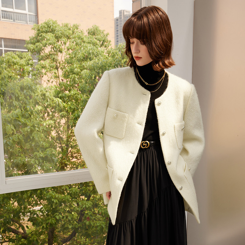 三彩2024冬新款香风外套绵羊毛夹棉毛呢大衣中长正肩圆领优雅女S