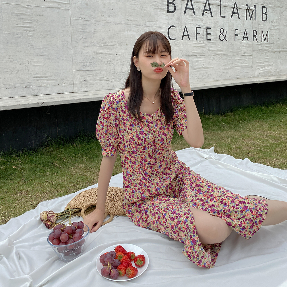 爱蔷薇温柔仙女方领连衣裙大码胖mm智熏裙法式高腰a字碎花裙子夏